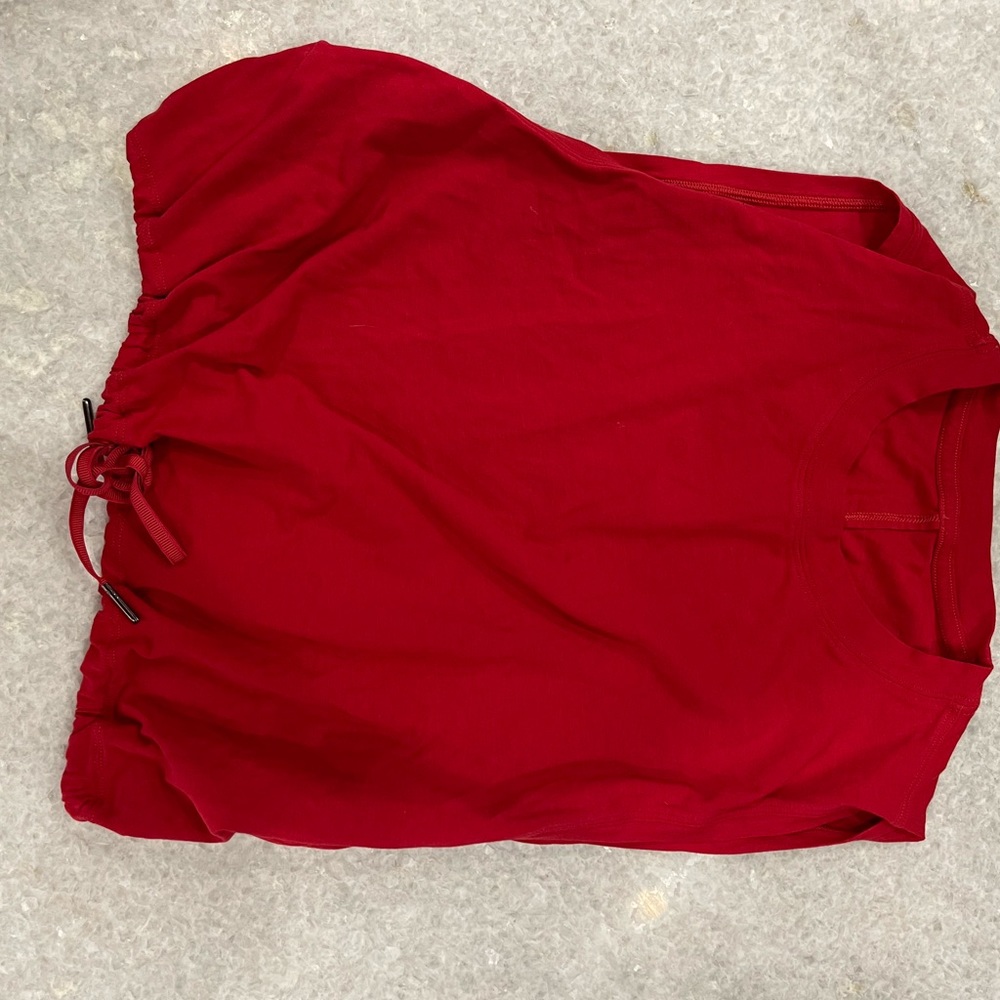 LULULEMON top